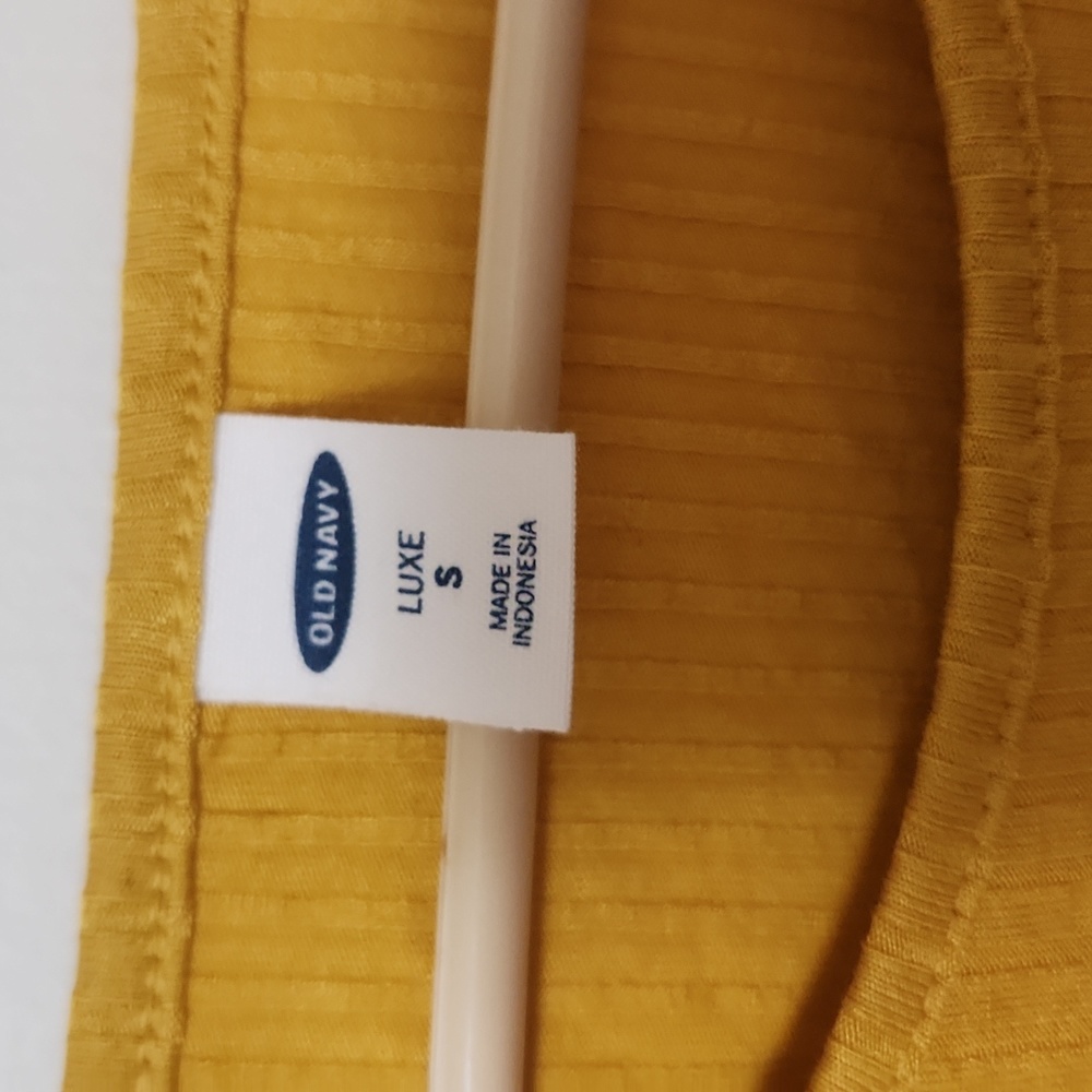 Small Ribbed Knit Yellow Tank - Picture 2 of 2